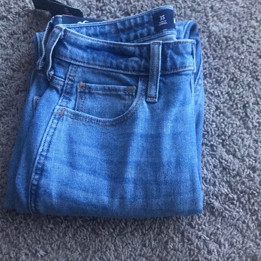 Ultra High-Rise Mom Jean Hollister- 3 Short